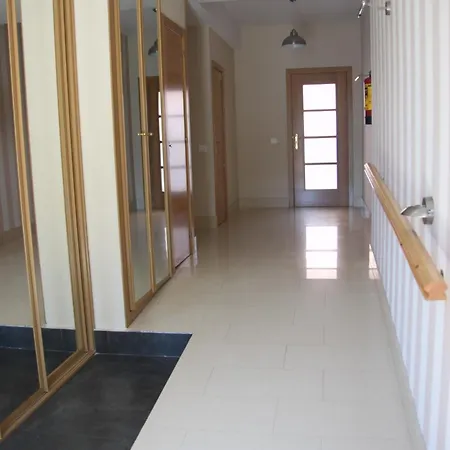 Apartamento Losillas 2 *