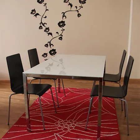 Apartment Alojamiento Losillas 2 *